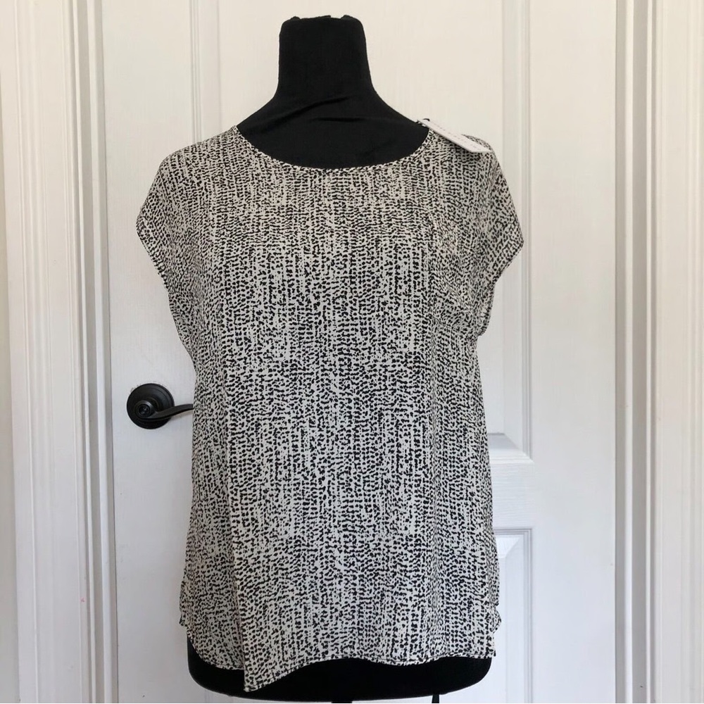 Three Eighty Two - NWOT - B&W blouse